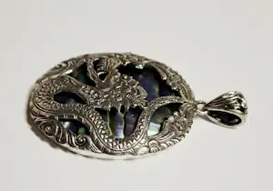 Nieuwe zeldzame zilveren hanger abalone, parelmoer, met een  Chinese draak kopen? Bied vanaf 75!