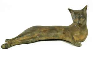 Pierre Chenet - Bronzen beeld van liggend katje - gemerkt verkocht voor € 139!