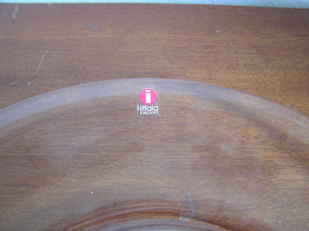 Niet of onleesbaar gesigneerd - Iitala twee helder glazen serveerschalen in nieuwstaat, ontwerp Kerttu Nurminen kopen? Bied vanaf 8!