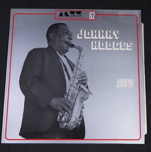 Johnny Hodges - Jumpin' (Jazz Legacy) kopen? Bied vanaf 6!