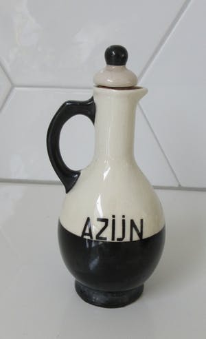 Niet of onleesbaar gesigneerd - Art deco zwart wit aardewerken olie- en azijn Stel kopen? Bied vanaf 10!