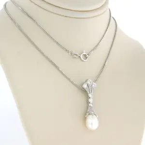 14k wit gouden collier met hanger bezet met parel en single cut geslepen diamant kopen? Bied vanaf 260!