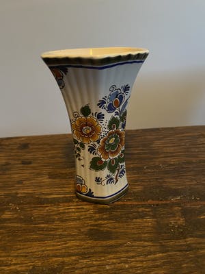 Plateelbakkerij Flora - 3-delig Delft gekleurd Kaststel kopen? Bied vanaf 1!