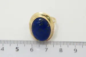 31-  Klassiek model 14krt gouden ring met grote lapis lazuli edelsteen kopen? Bied vanaf 240!