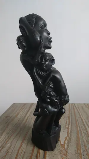 Niet of onleesbaar gesigneerd - Ebbenhouten Afrikaanse levensboom kopen? Bied vanaf 1!