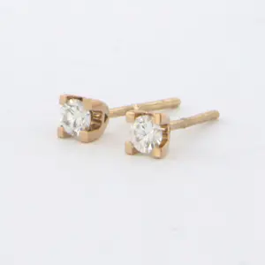 18k rood gouden oorknoppen bezet met briljant geslepen diamant 0.26ct F/G -VS/SI kopen? Bied vanaf 275!