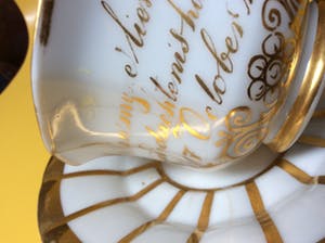 Niet of onleesbaar gesigneerd - Verguld theekopje met schotel, 1840 kopen? Bied vanaf 10!