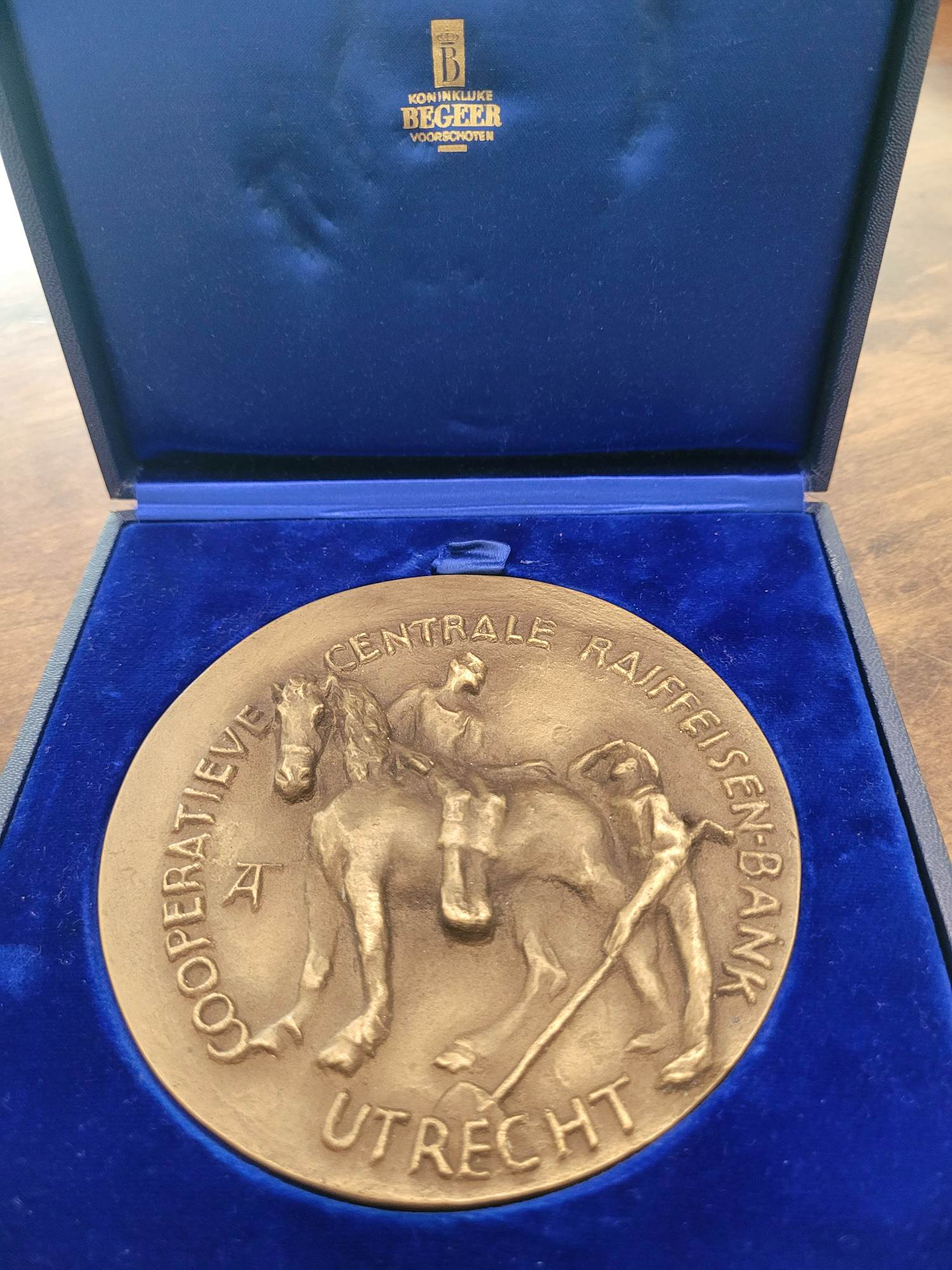 Albert Termote - Man op paard praat met landarbeider met schoffel kopen? Bied vanaf 75!