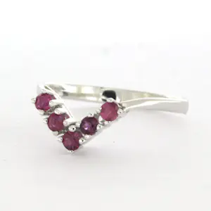 14k wit gouden ring bezet met robijn - ringmaat 17.75(56) - 1.9 gram kopen? Bied vanaf 210!