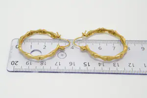 50- Fraaie & massieve set 18Krt geel gouden - bamboe model - oorsieraden kopen? Bied vanaf 395!