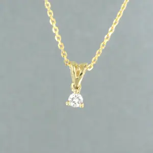 14k geelgouden collier met hanger bezet met briljant geslepen diamant 0,10ct kopen? Bied vanaf 180!