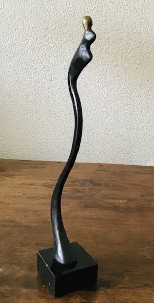 Corry Ammerlaan - Beeldje op sokkel, gesigneerd kopen? Bied vanaf 20!