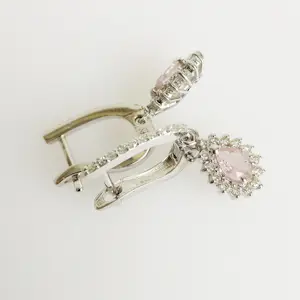 Set met toermalijn en diamanten (hanger, oorbellen en ring) kopen? Bied vanaf 1450!