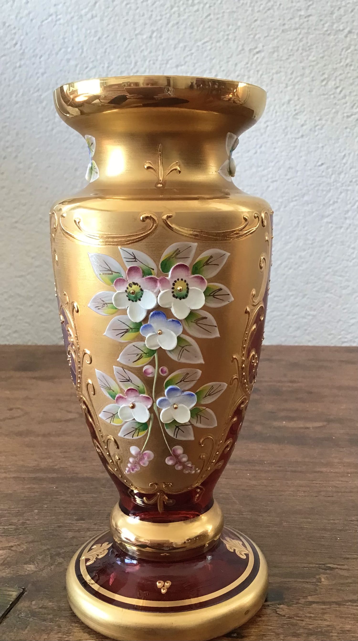 Moser - Tsjechië, Kristal vaas, goud beschilderd met florale motieven verkocht voor € 1!