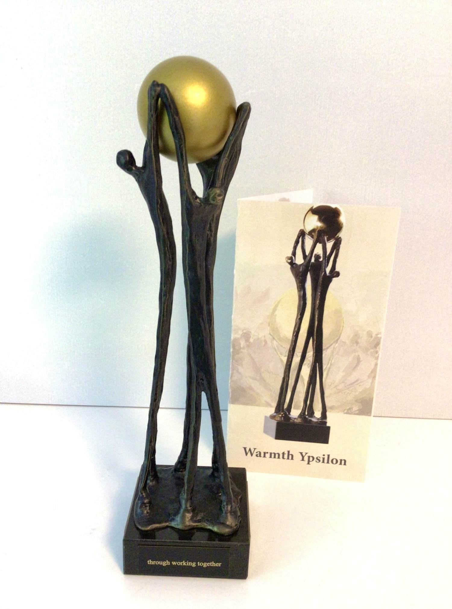 Corry Ammerlaan - Sculptuur “ GEBUNDELDE SAMENWERKING “. Gesigneerd kopen? Bied vanaf 1!