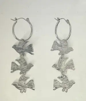 Corneille - Set van 2 kunstenaarsjuwelen : bloemen en vogels kopen? Bied vanaf 85!