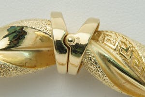 2532 - Elegante 18 karaats gouden gedraaid geblazen armband - hollands keur kopen? Bied vanaf 460!