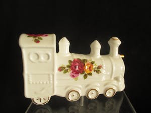 Niet of onleesbaar gesigneerd - 12 porseleinen miniaturen - Engeland - Cottage Rose kopen? Bied vanaf 1!