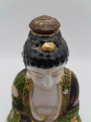 Niet of onleesbaar gesigneerd - Vintage Satsuma beeld van een Boeddha 20,2 cm kopen? Bied vanaf 1!