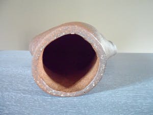 Antoinette van Brussel - Torso donkere glanzende keramiek gesigneerd binnenkant kopen? Bied vanaf 48!