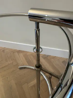 Eileen Gray - Toegeschreven verstelbare bijzettafel E 1027 kopen? Bied vanaf 175!