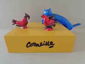 Corneille - WIJNSET / OBJECT / KISTJE MET KURKENTREKKER & 2 WIJNSTOPPEN / VERZAMELOBJECT kopen? Bied vanaf 1!