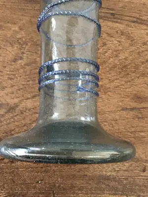 Kosta Boda - Zware kaarsenhouder gemerkt en museum glas slingervaas kopen? Bied vanaf 50!