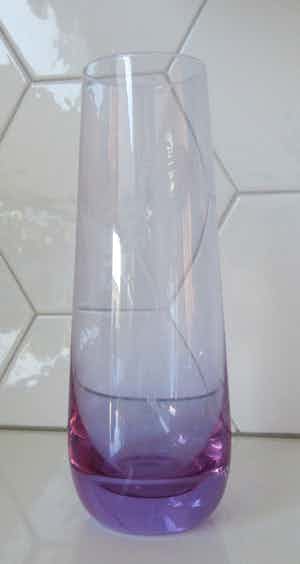 Niet of onleesbaar gesigneerd - Caithness - Lila Neodymium Alexandrite met etsdecor rozen verkocht voor € 10!