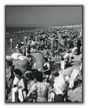 Kees Scherer - 'Drukte op het strand van Zandvoort' 1949 verkocht voor € 150!