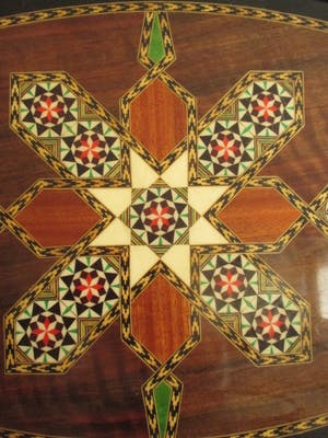 Curiosa - Twee intarsia dienbladen kopen? Bied vanaf 1!