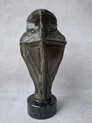 Eric Claus - Bronzen Uil kopen? Bied vanaf 895!