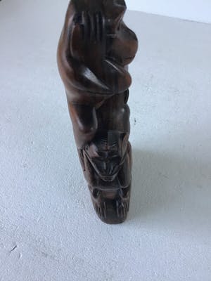 Curiosa - Art Deco.houtsnijwerk ,aapjes.Amsterdamse school stijl. kopen? Bied vanaf 50!