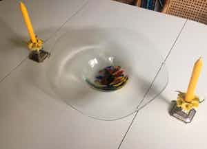 Niet of onleesbaar gesigneerd - Decoratieve Glazen (Fruit) Schaal verkocht voor € 10!