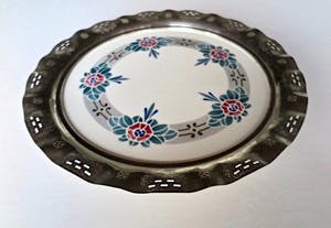 Niet of onleesbaar gesigneerd - Art deco Dienblad - Fraai uitgesneden Sierrand en Floraal decor kopen? Bied vanaf 1!