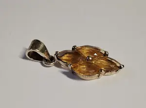 Nieuwe zilveren hanger met facet geslepen citrien: gele edelsteen, kopen? Bied vanaf 50!