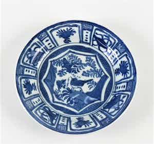 Niet of onleesbaar gesigneerd - Chinees Wan Li bord verkocht voor € 1!