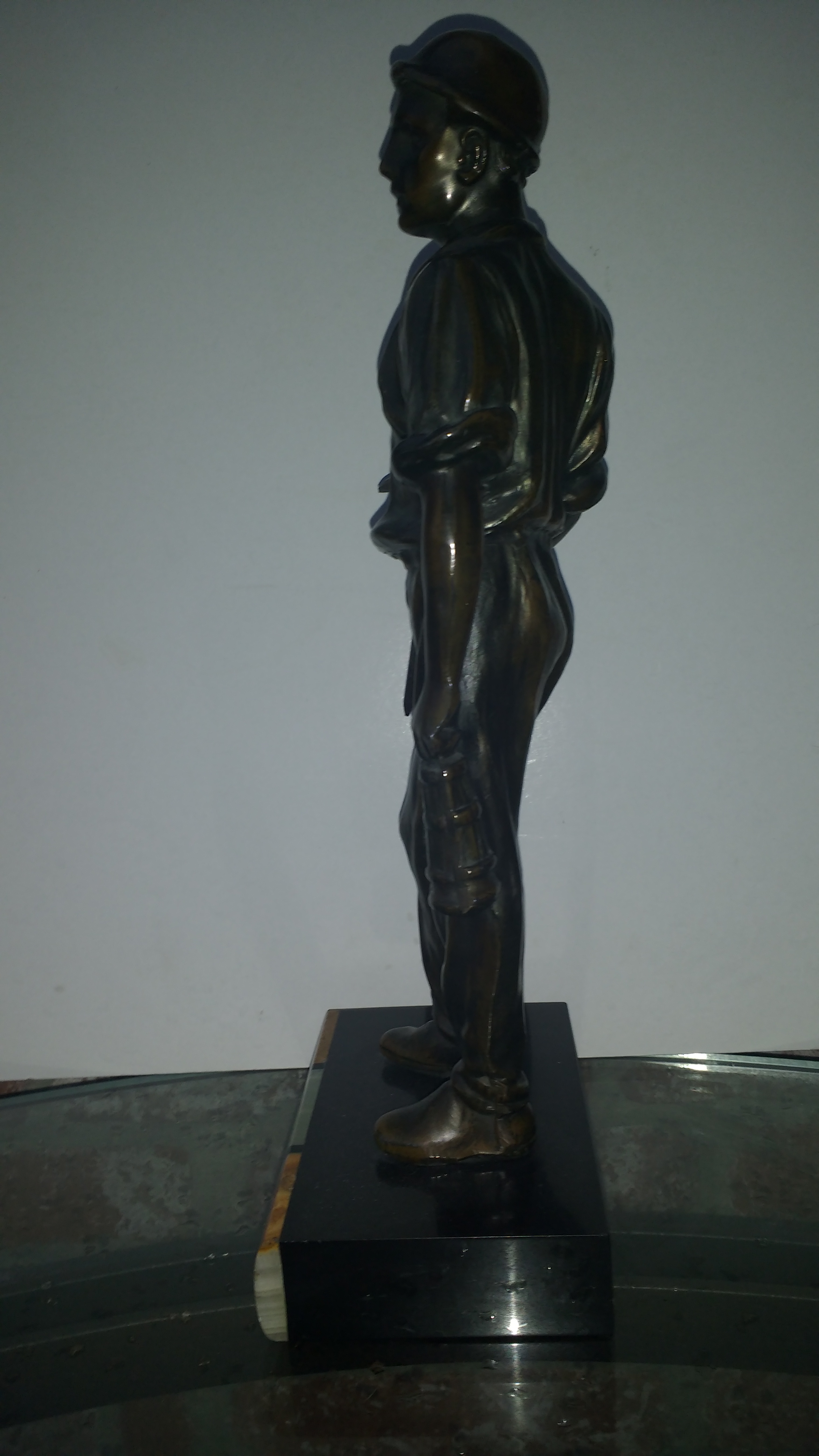 Niet of onleesbaar gesigneerd - Mijnwerker met pikhouweel kopen? Bied vanaf 1!