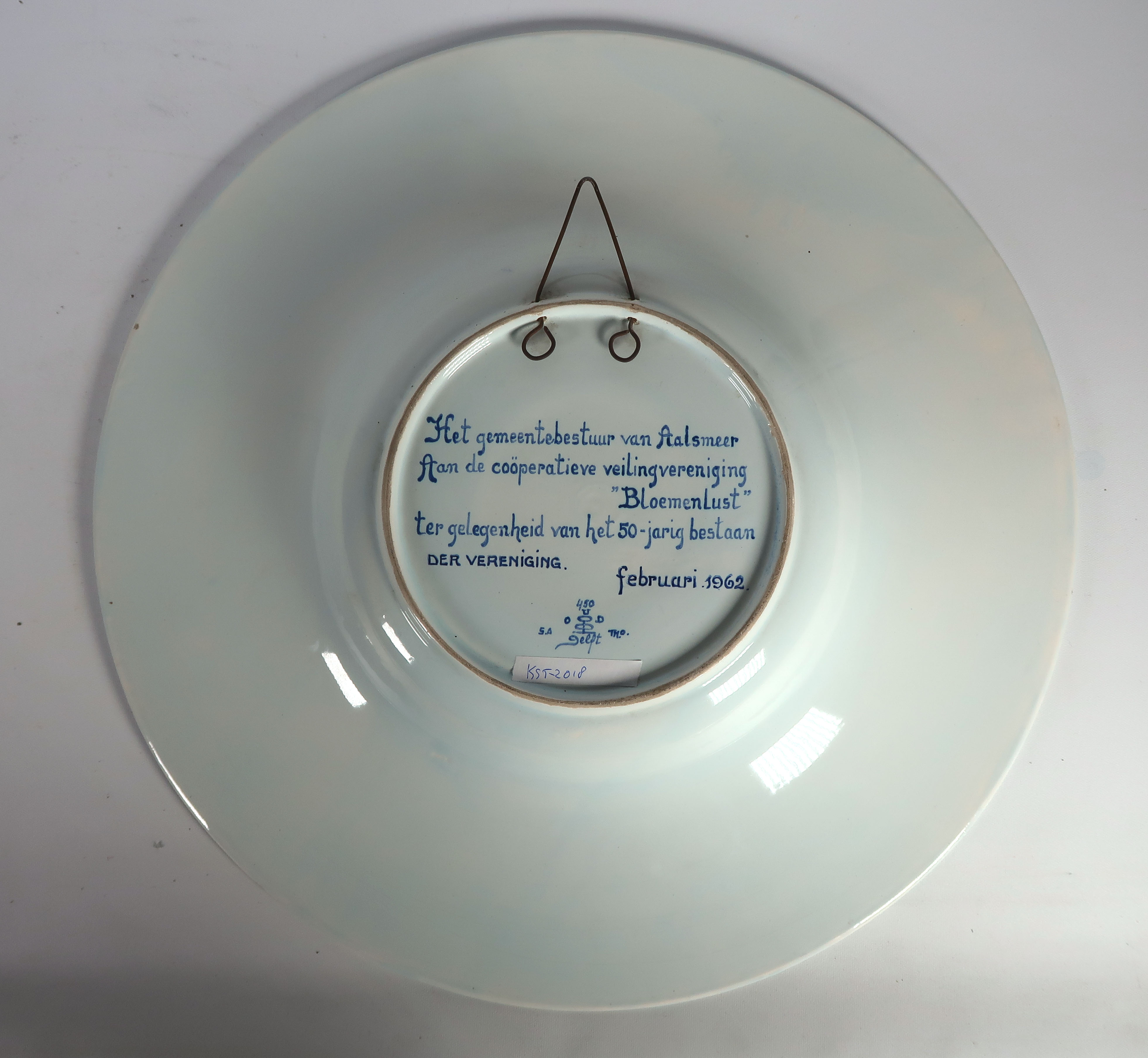 Potterie Oud Delft - Aardewerk, Sierbord met wapen (Groot) kaufen? Bieten Sie von 1!