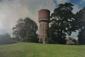 Niet of onleesbaar gesigneerd - Digitale print, Watertoren Hengelo - Ingelijst kopen? Bied vanaf 1!