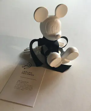 Marcel Wanders - Sitting Mickey in wit in mooie doos met certificaat kopen? Bied vanaf 150!