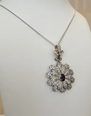 Vintage 18 kt gouden hanger met saffier en diamanten kopen? Bied vanaf 1800!