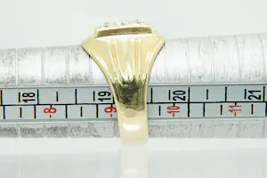 34 - Vintage 18krt geel-gouden pavé ring met 9 briljant gesl. (0.50ct) diamant kopen? Bied vanaf 380!