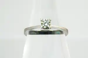 Elegante 18 karaats witgouden & diamanten dames Solitair ring - 0.30ct N-vs verkocht voor € 230!
