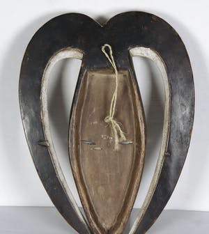 Kwele - Houten Ekuk handmasker met omgeslagen hoorns kopen? Bied vanaf 1!