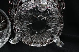 Niet of onleesbaar gesigneerd - Zwaar Kristalen Bonboniere. kopen? Bied vanaf 1!