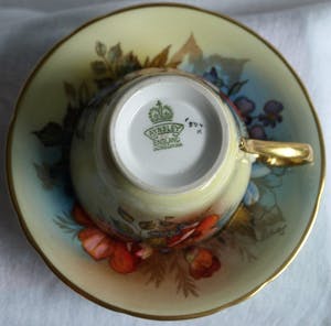 Curiosa - Bloementheekopje + schoteltje - Aynsley China Ltd. , ontwerp J.A. Bailey kopen? Bied vanaf 1!