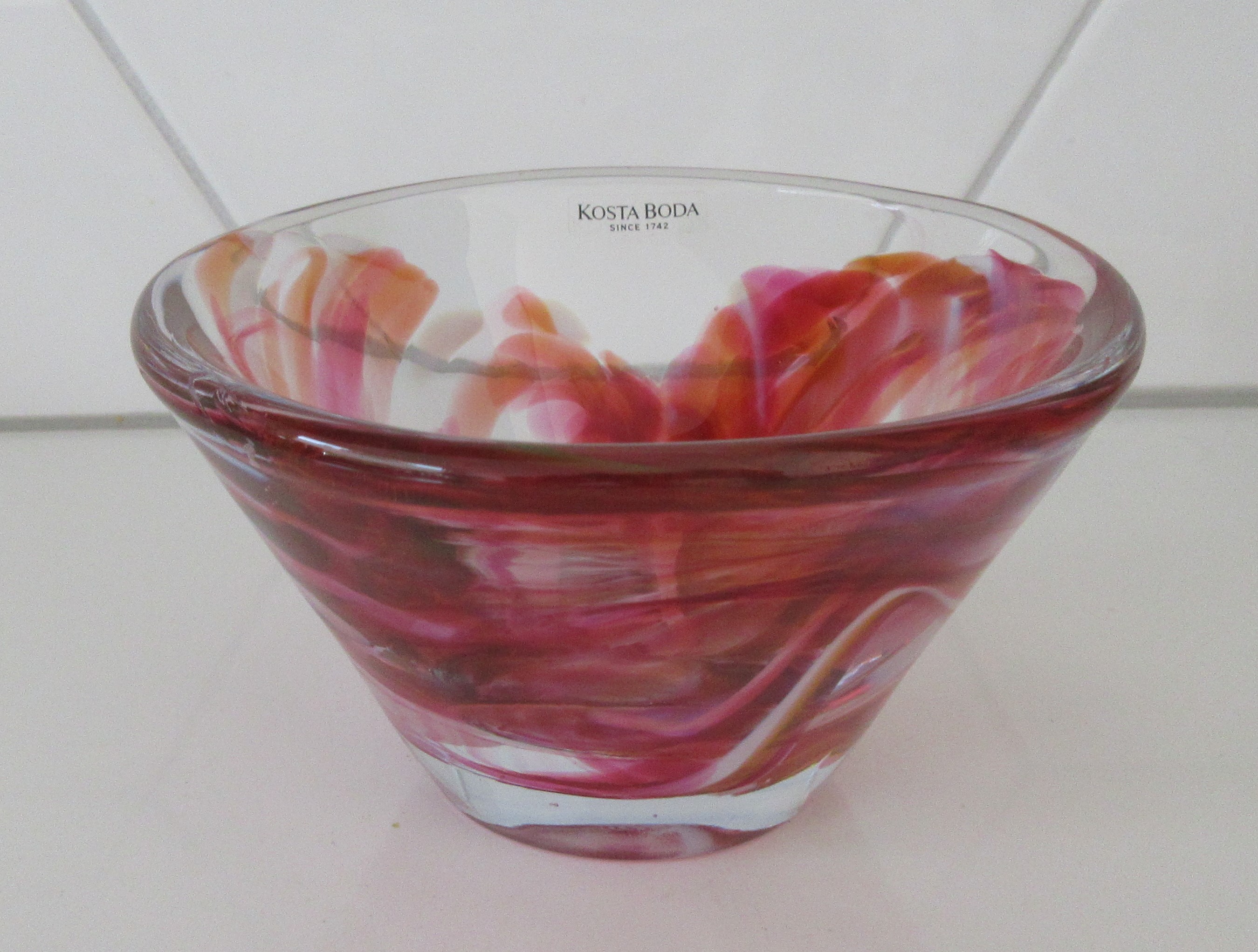 Kosta Boda - Meerkleurig glazen Tempera schaal ontwerp Anna Ehrner verkocht voor € 18!