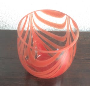 Niet of onleesbaar gesigneerd - TWEE GLAZEN DESIGN VAZEN kopen? Bied vanaf 1!