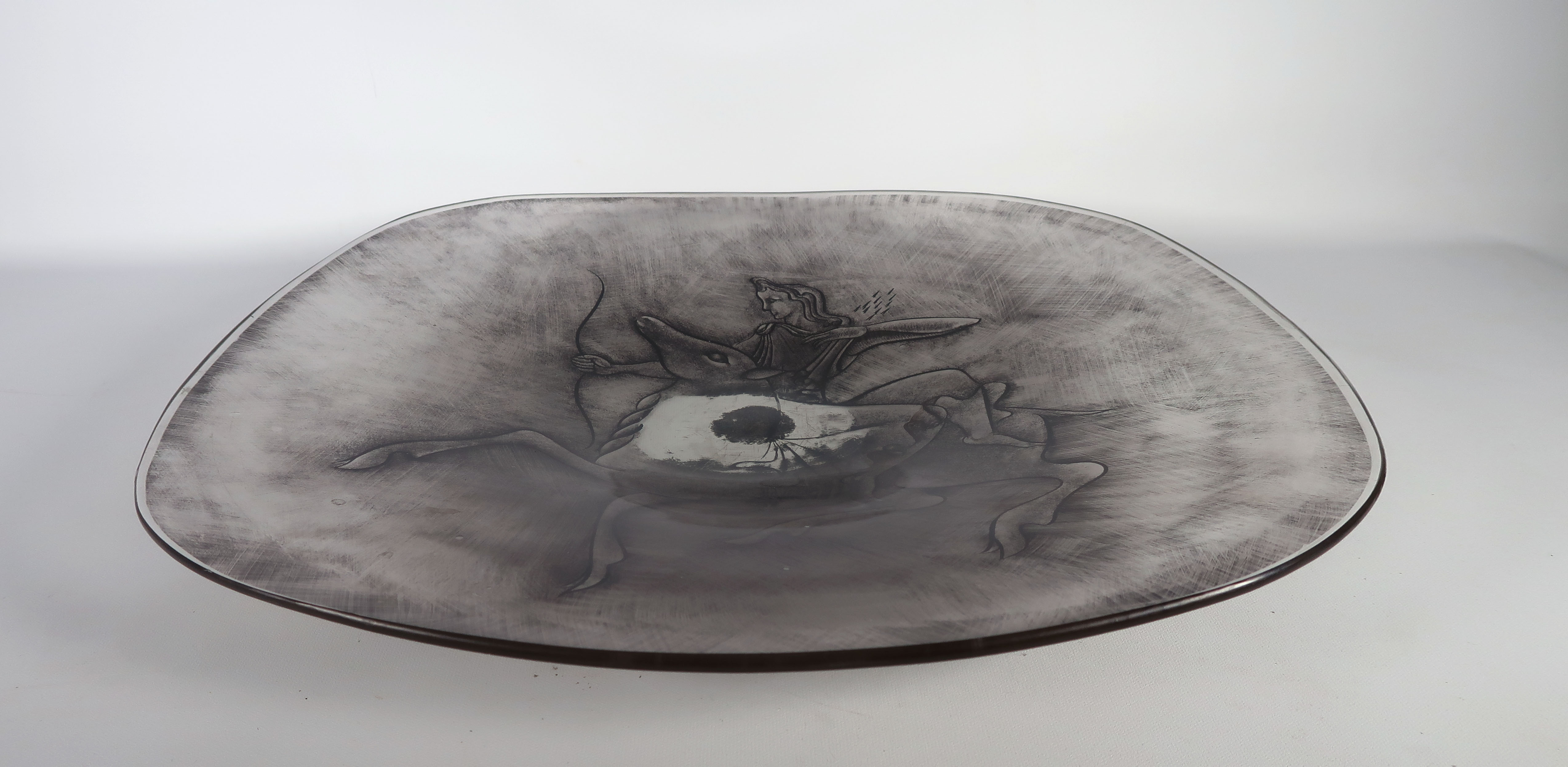 Niet of onleesbaar gesigneerd - Glas, Schaal met voorstelling van ruiter kopen? Bied vanaf 1!