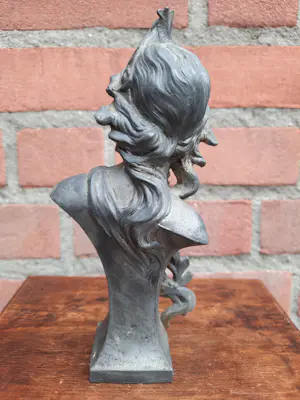 Niet of onleesbaar gesigneerd - Jeanne D'arc et Geneviève kopen? Bied vanaf 1!